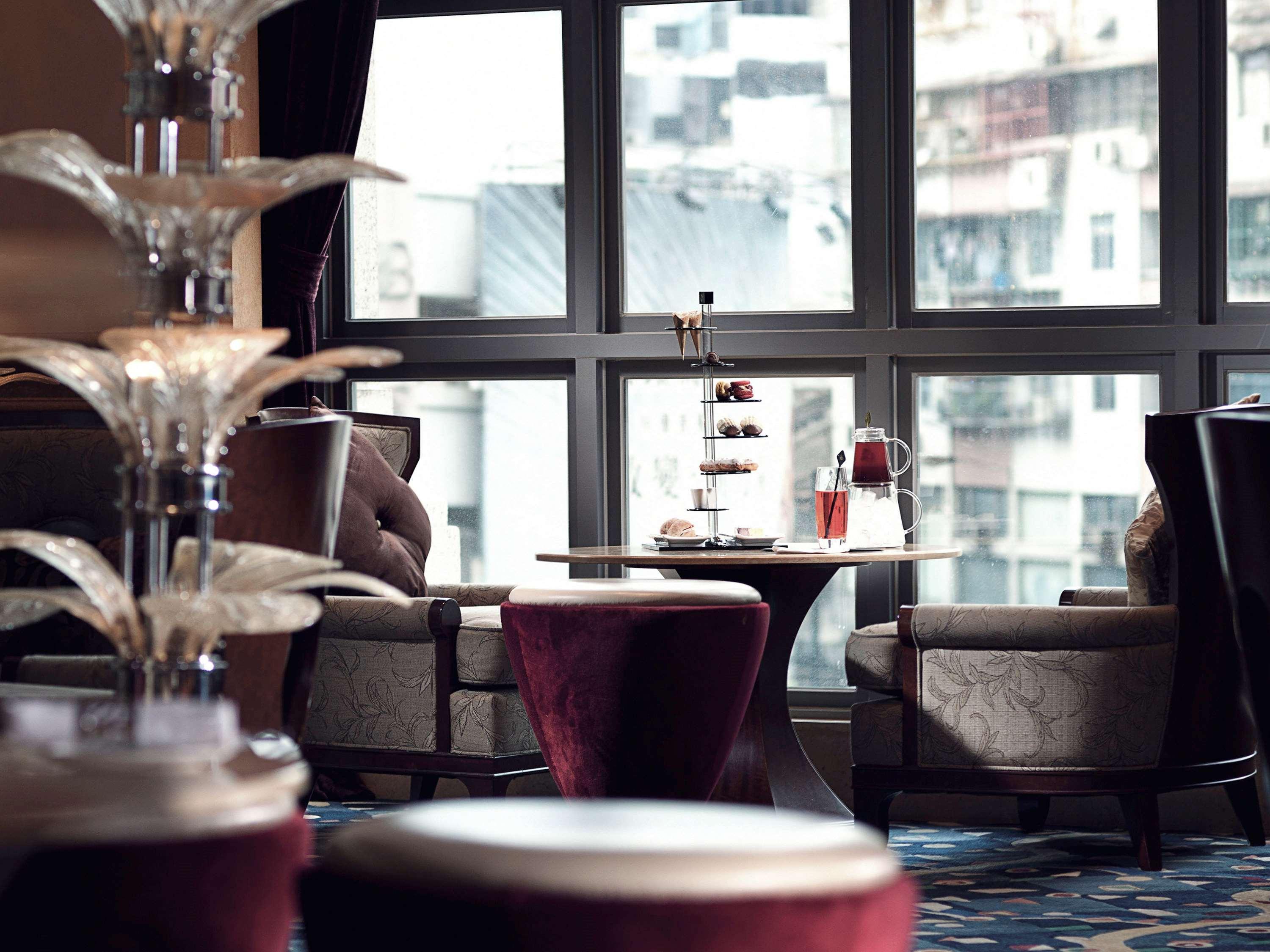 Sofitel Macau At Ponte 16 Otel Dış mekan fotoğraf The Club Lounge at the Hong Kong International Convention and Exhibition Centre