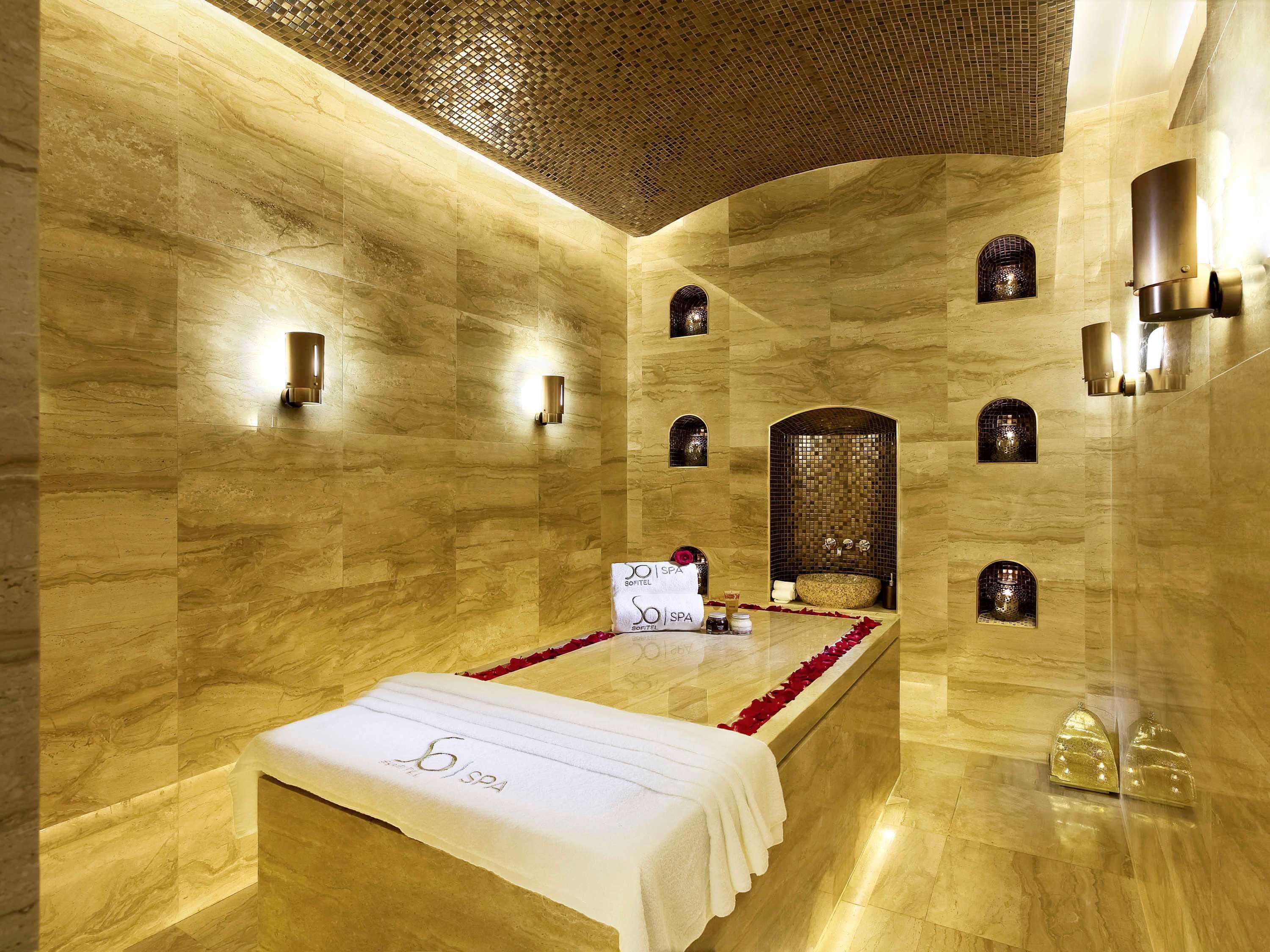 Sofitel Macau At Ponte 16 Otel Dış mekan fotoğraf A hammam in the Emirates Palace, Abu Dhabi