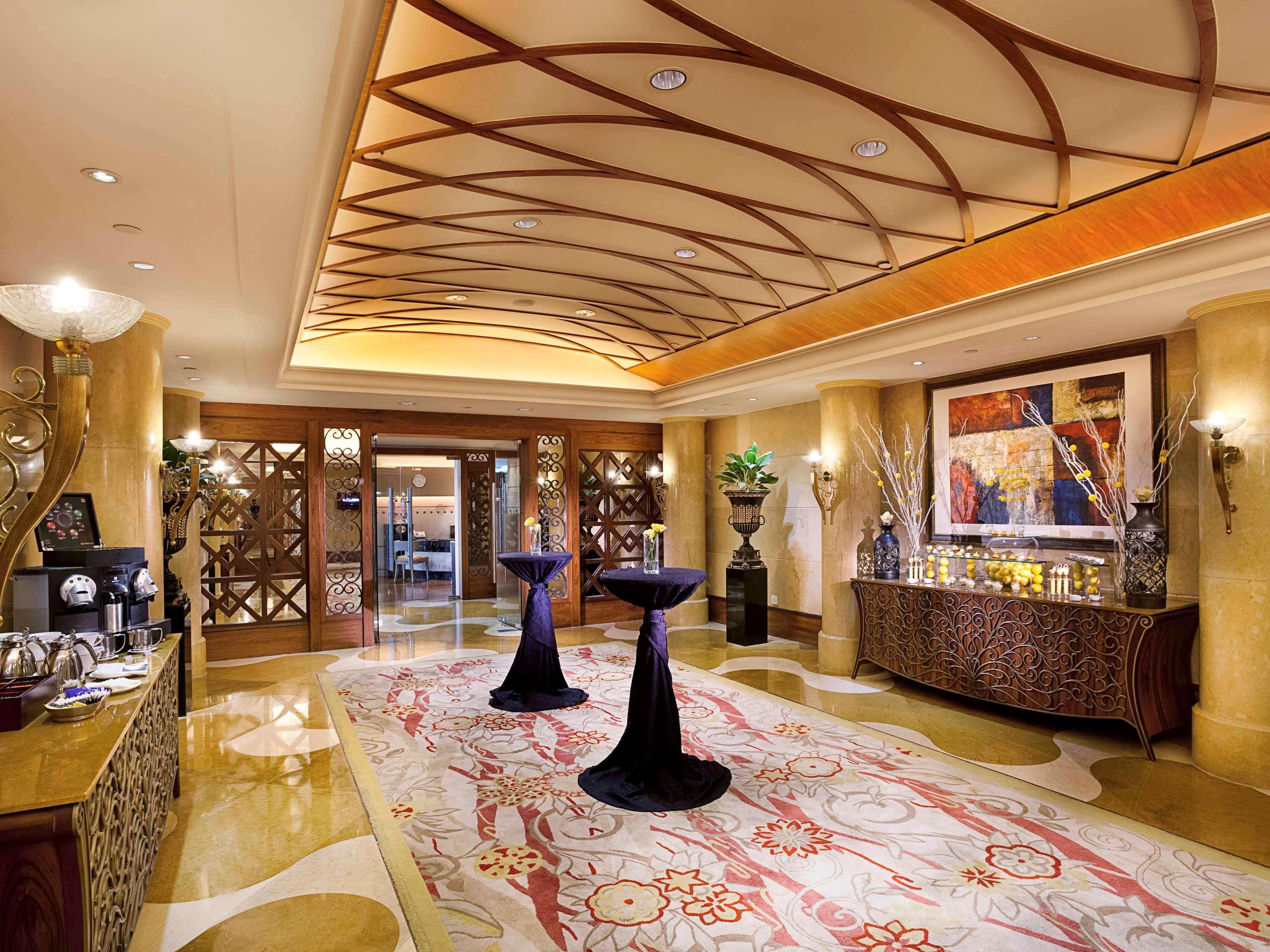 Sofitel Macau At Ponte 16 Otel Dış mekan fotoğraf The lobby