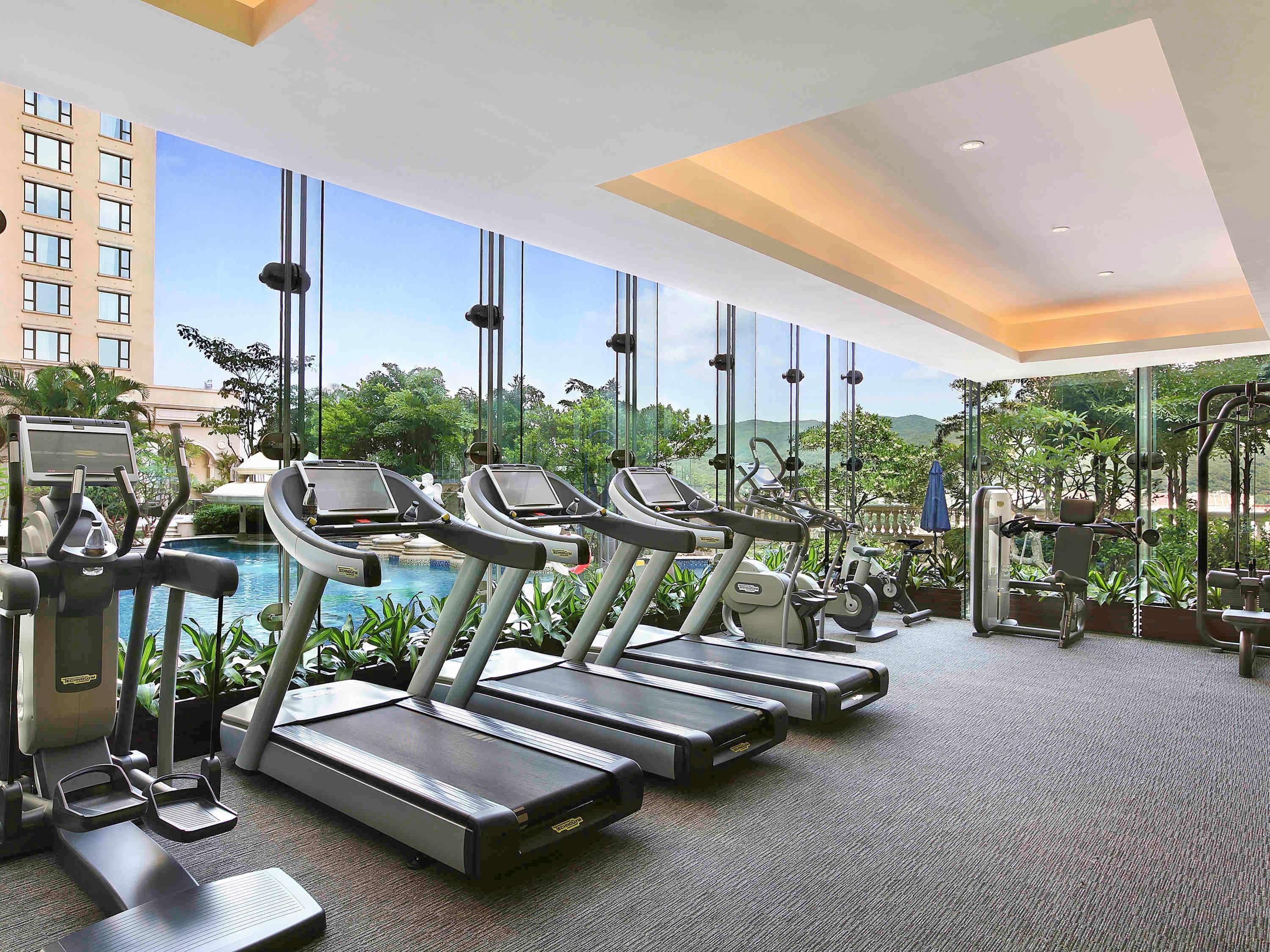Sofitel Macau At Ponte 16 Otel Dış mekan fotoğraf The gym at the hotel