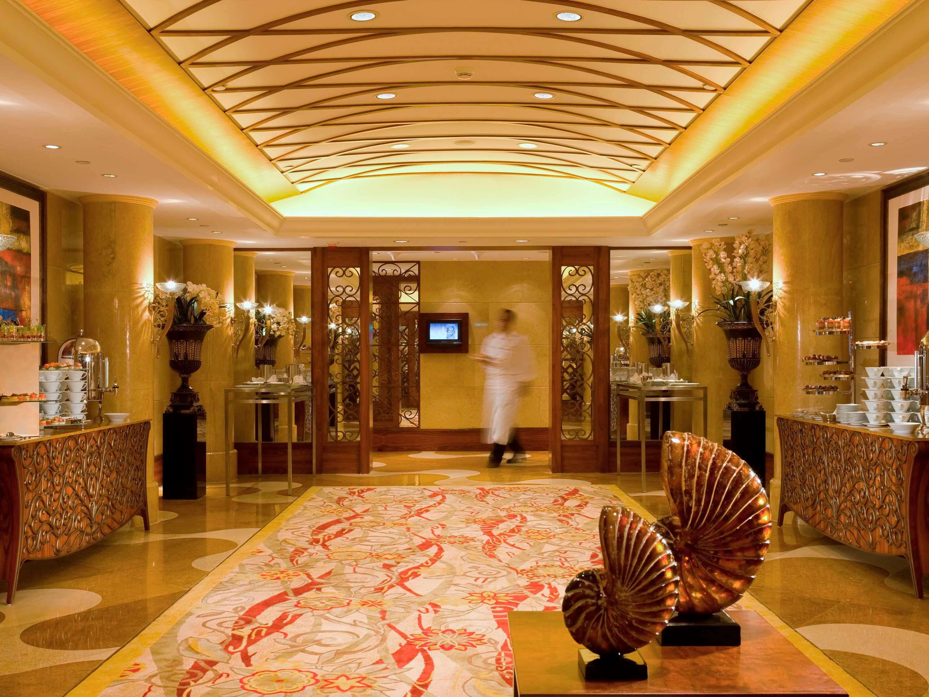 Sofitel Macau At Ponte 16 Otel Dış mekan fotoğraf Lobby