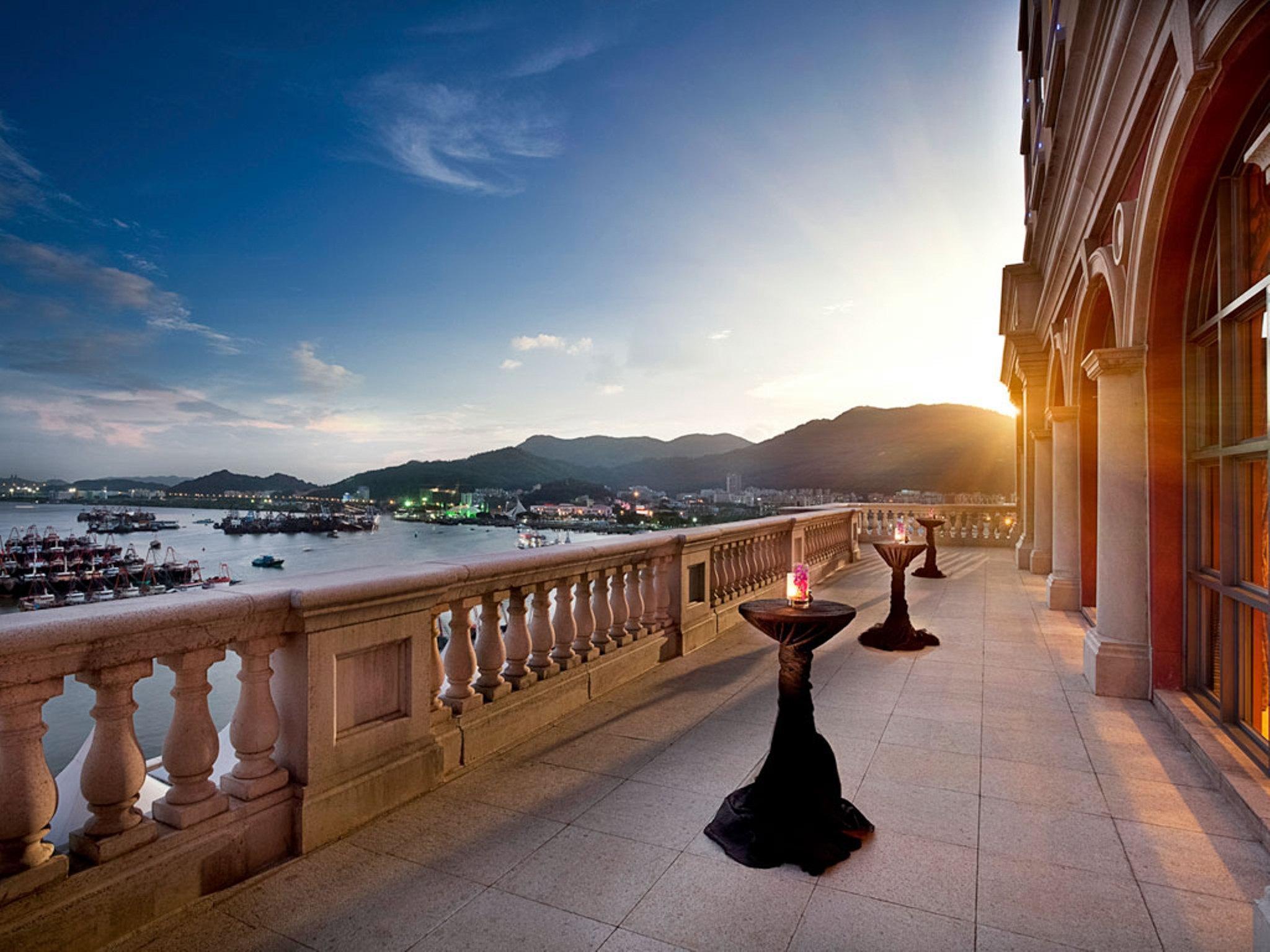 Sofitel Macau At Ponte 16 Otel Dış mekan fotoğraf View of the South China Sea from the hotel