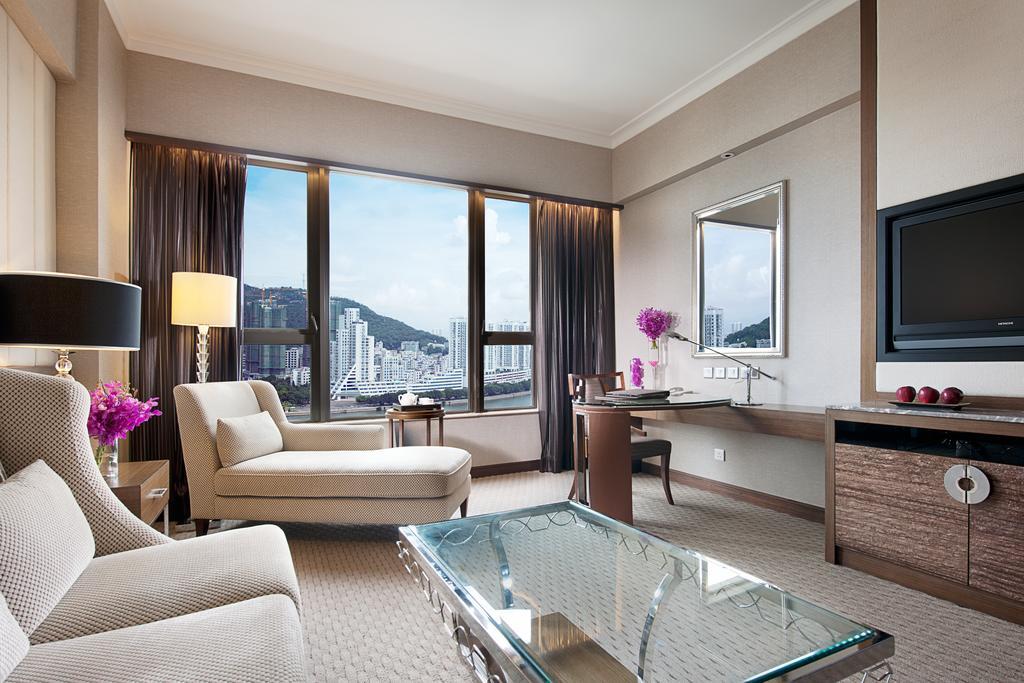 Sofitel Macau At Ponte 16 Otel Dış mekan fotoğraf Deluxe Room
